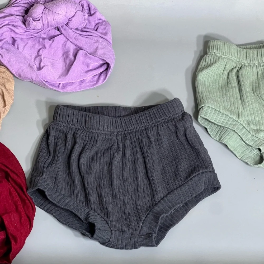 Neutral baby cat & jack Bloomers Set size newborn with boho colorful hats